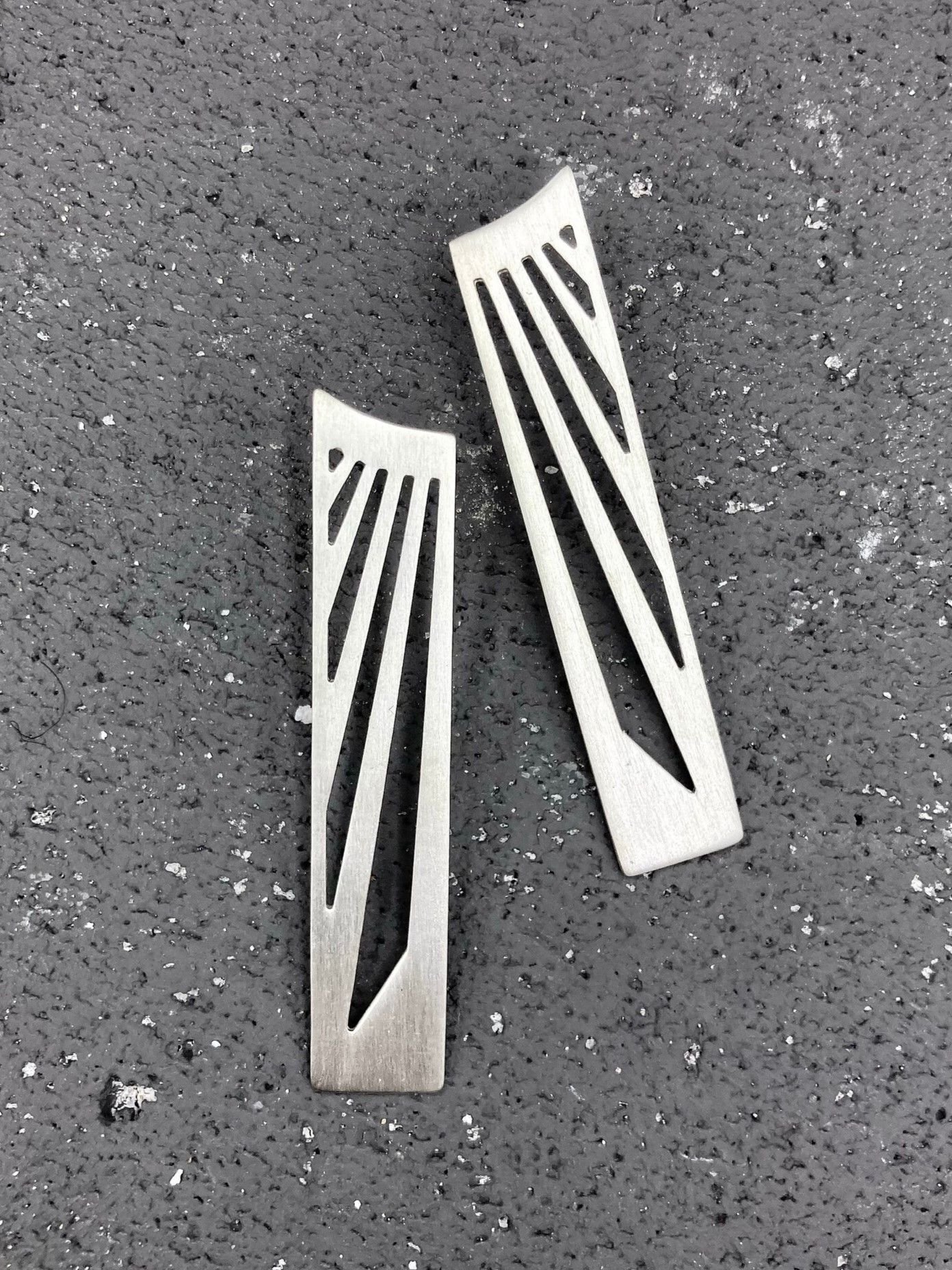 Second image of product: Statement stud earrings in sterling silver