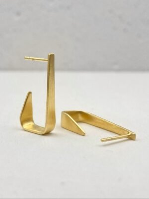 Small minimalist stud earrings in gold plated sterling silver