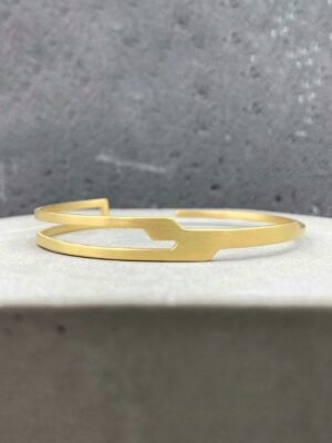Minimalist geometric cuff bracelet in gold plated sterling silver