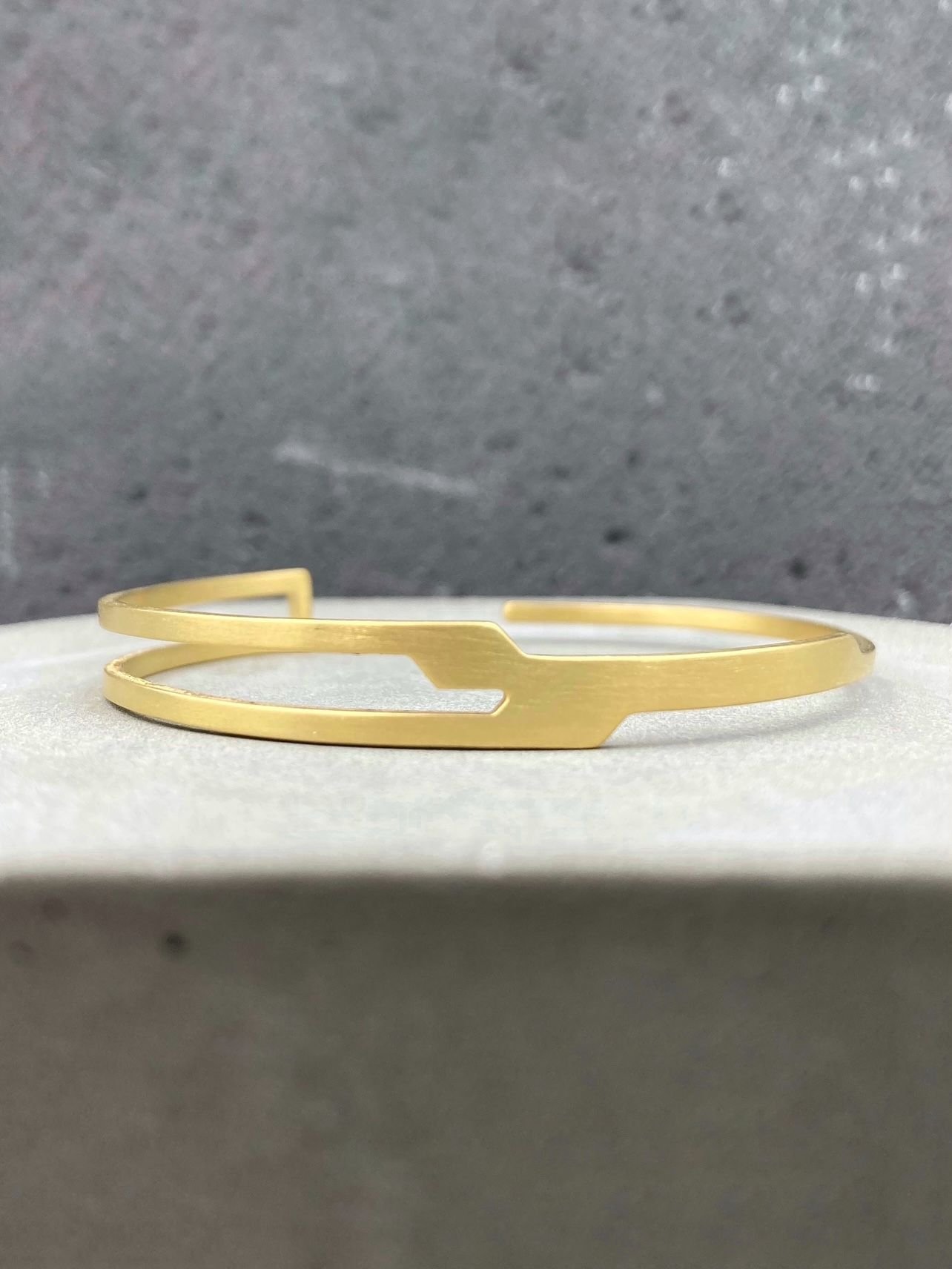 Minimalist geometric cuff bracelet in gold plated sterling silver