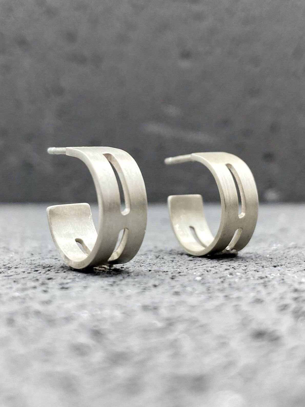 Small geometric hoop earrings in sterling silver