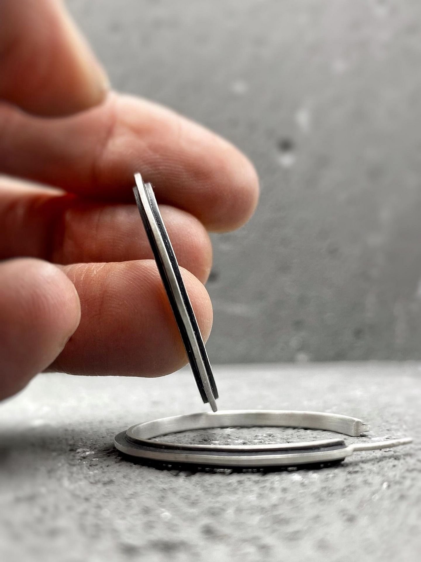 Second image of product: Modern hoop earrings in oxidized sterling silver