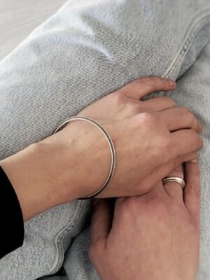 Second image of product: Modern bangle bracelet in oxidized sterling silver