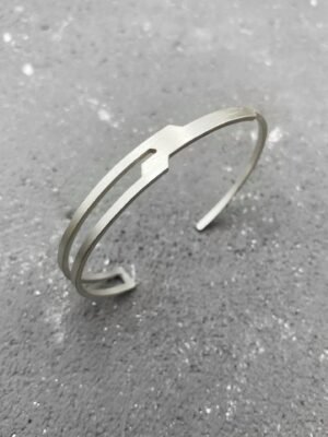 Second image of product: Minimalist geometric cuff bracelet in sterling silver