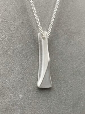Second image of product: Chunky pendant necklace in sterling silver