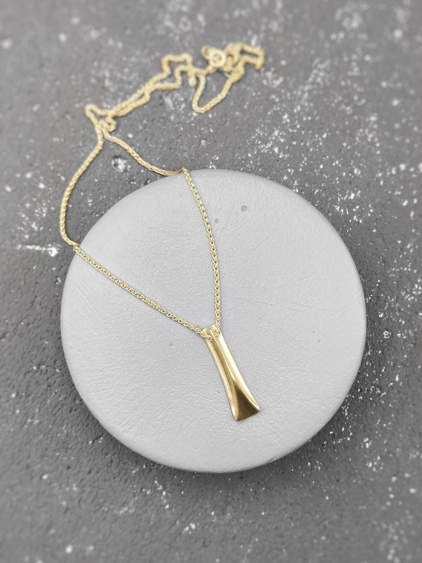 Third image of product: Chunky pendant necklace in gold plated sterling silver