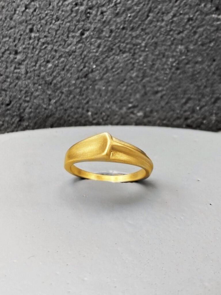 Asymmetrical chunky ring in sterling silver