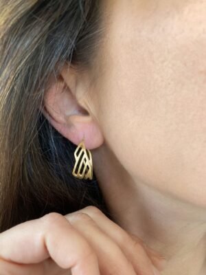 Second image of product: Elegant gold plated sterling silver hoops in geometric design