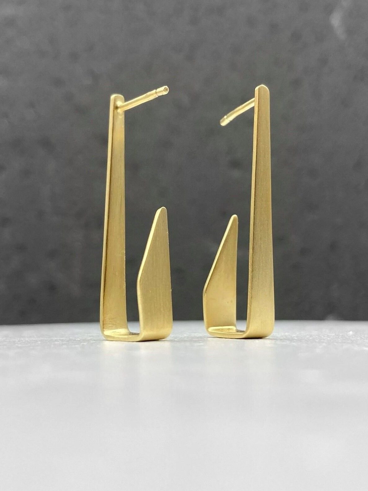 Minimalist stud earrings in gold plated sterling silver