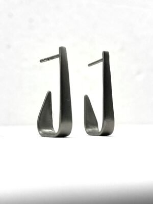 Small minimalist stud earrings in black rhodium plated sterling silver