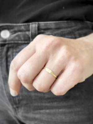 Second image of product: Minimalist adjustable geometric ring in gold plated sterling silver