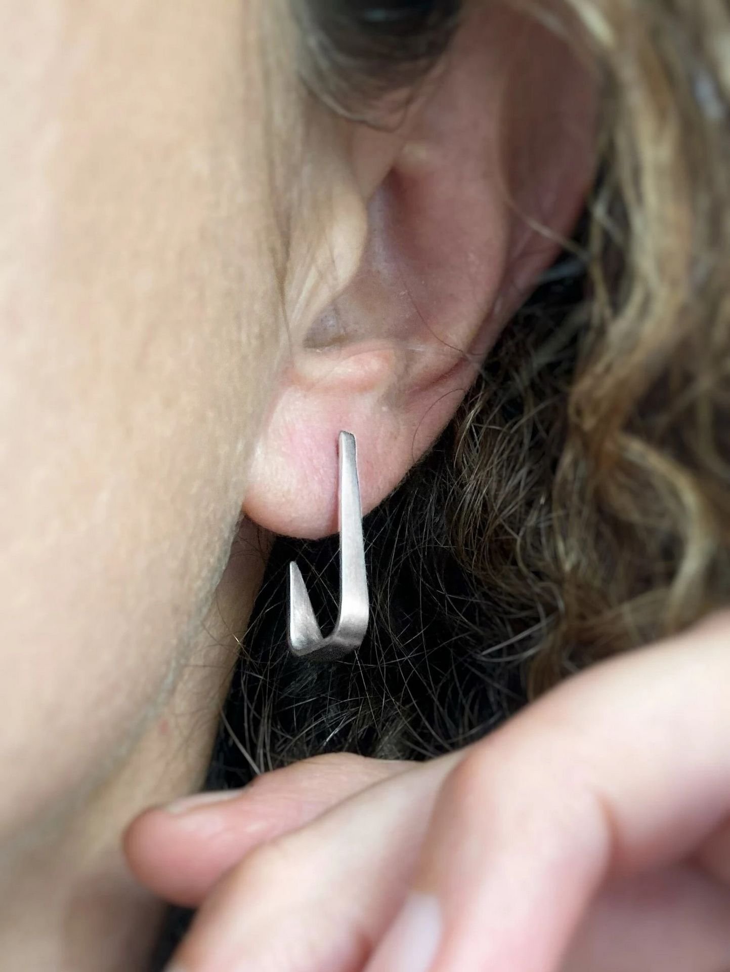 Second image of product: Small minimalist stud earrings in sterling silver