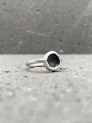 Forms oxidised organic ring in sterling silver