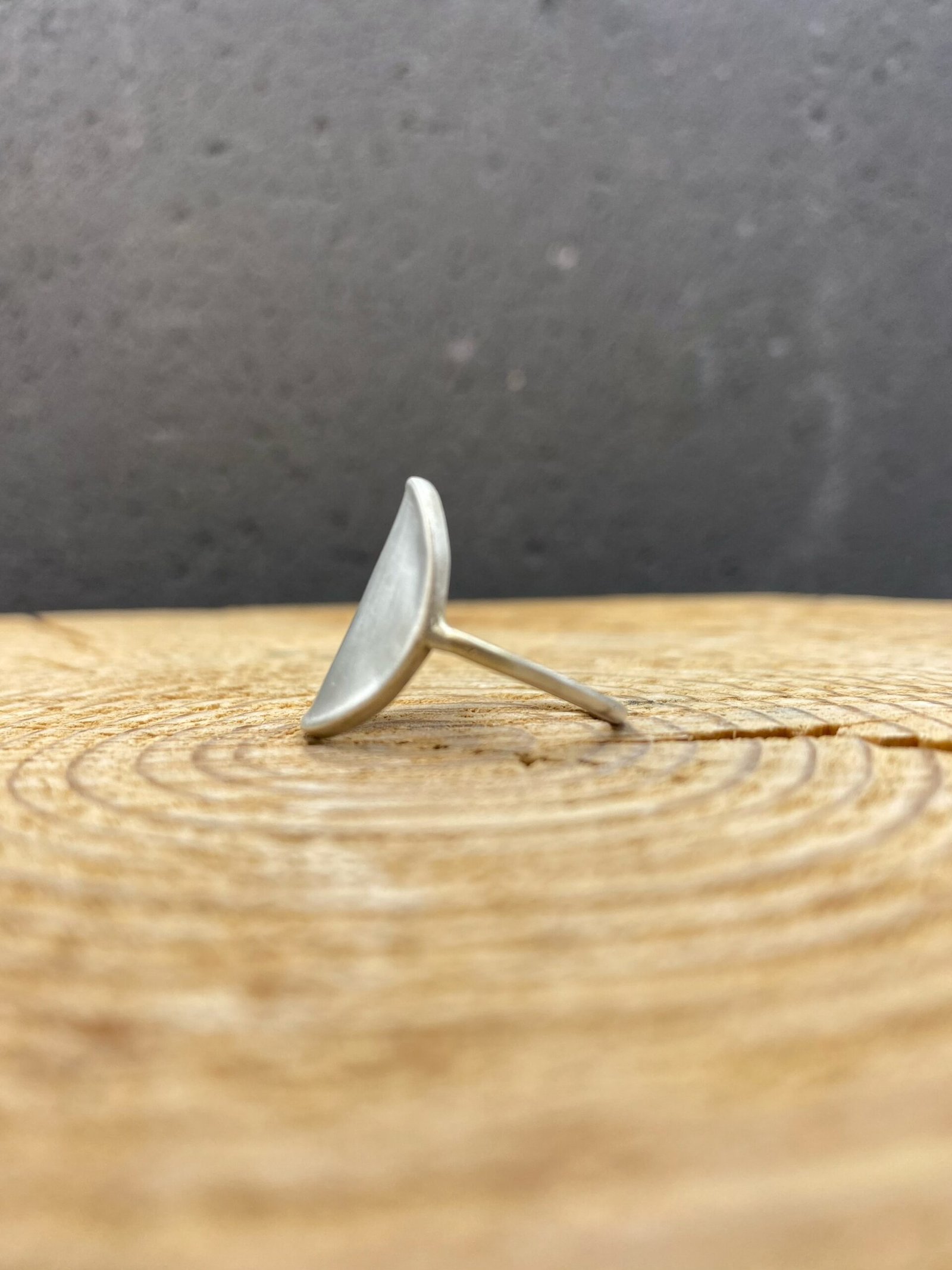 Forms Round ring with thin band in sterling silver - Image 7